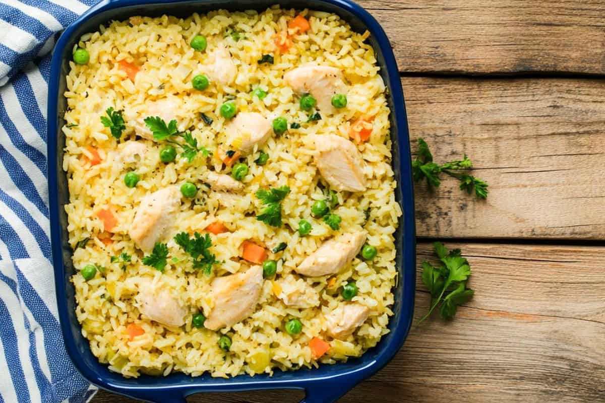 Easy Chicken and Rice Recipe Your Family Will LOVE (Family Favorite)