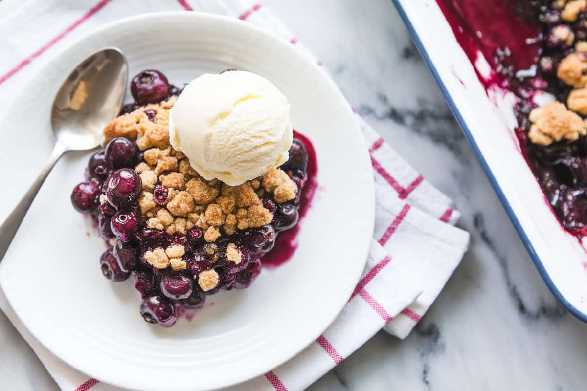Incredibly Easy Blueberry Crisp