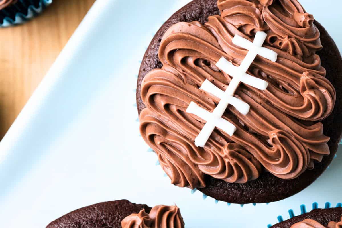 Easy Super Bowl Football Cupcakes